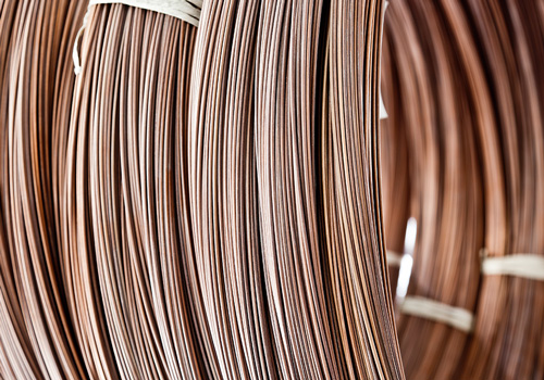 Foto von mehreren Ringen korrosionsbeständigen Drahts aus Phosphorbronze